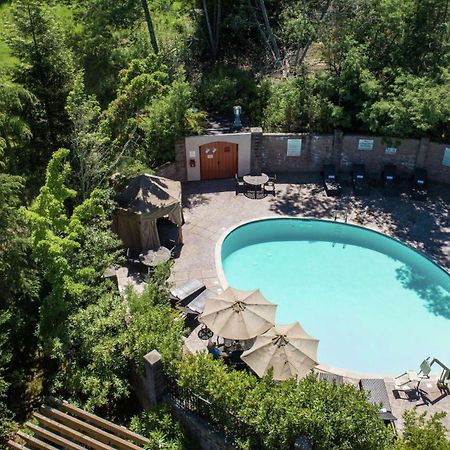Hilton Santa Cruz Скотс Вали Екстериор снимка